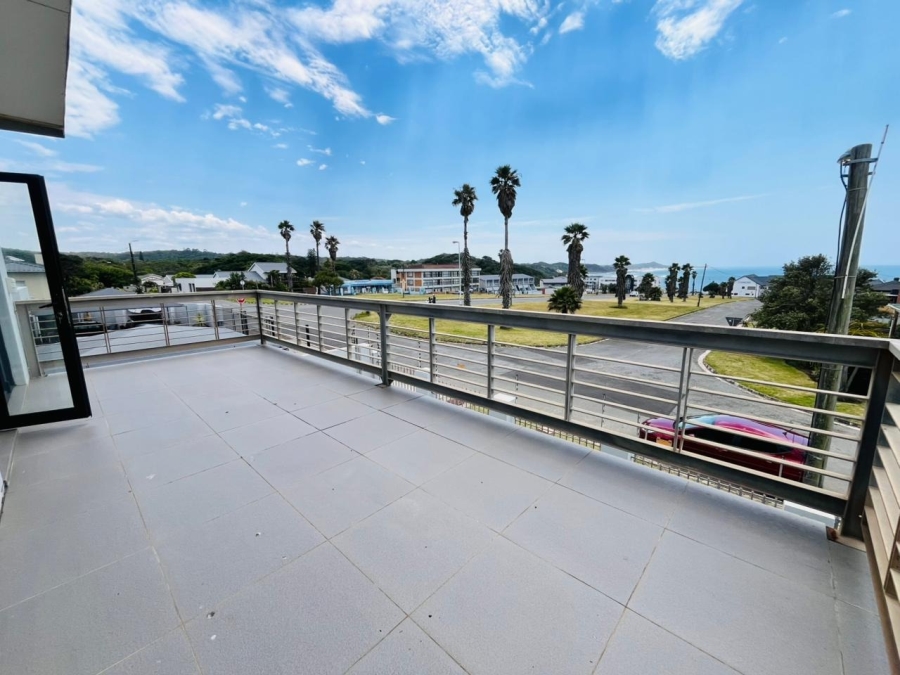 6 Bedroom Property for Sale in Gonubie Eastern Cape